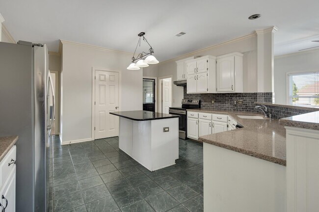 Building Photo - 979 Welbeck Cove