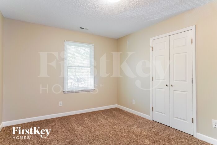 Building Photo - 202 Dalmeny Dr