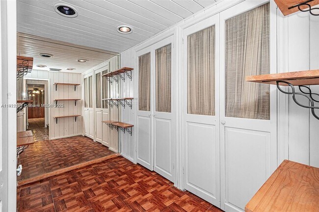 Building Photo - 3656 Avocado Ave