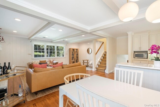 Building Photo - 44 Midhampton Ave