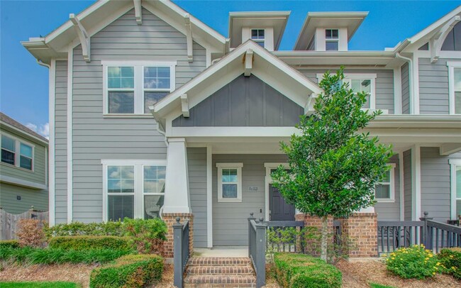 Building Photo - 17019 Canosa Dr