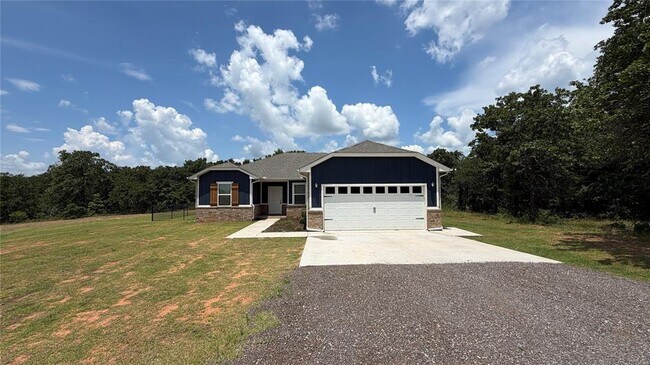Building Photo - 17009 Oak Dr