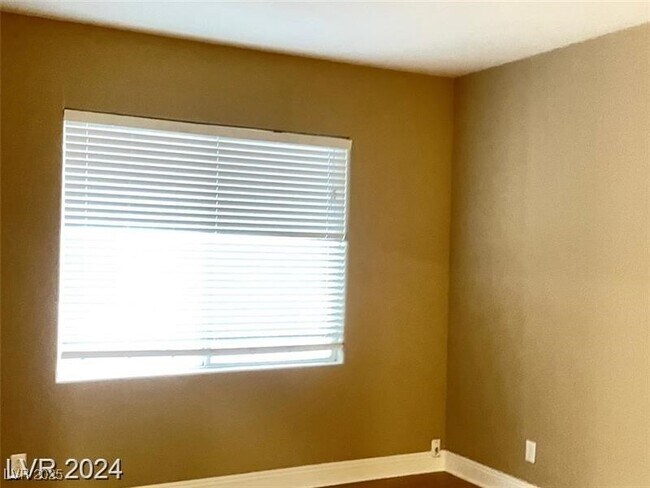 Building Photo - 5079 W Moberly Ave