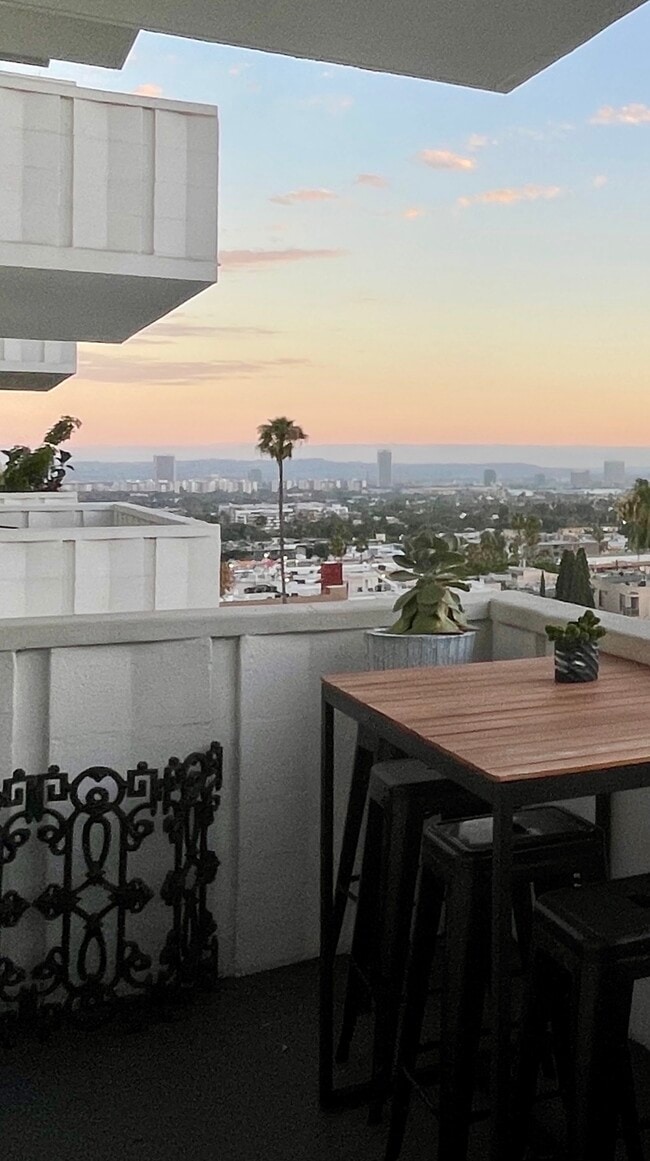 Balcony with View towards Miracle Mile - 7135 Hollywood Blvd
