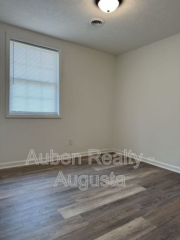 Building Photo - 453 Monetta St S E