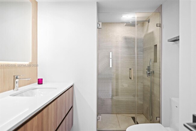 Building Photo - 18151 NE 31st Ct