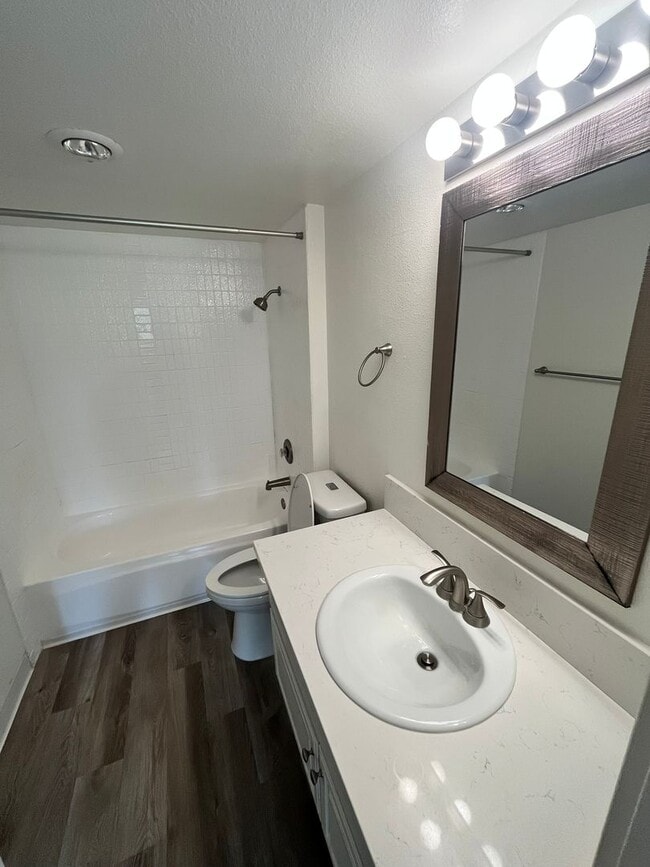 Building Photo - For Rent: 3 Bed, 2.5 Bath Townhome in University City