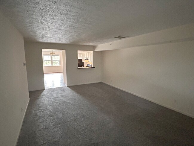 Building Photo - Chester Centre Apartments
