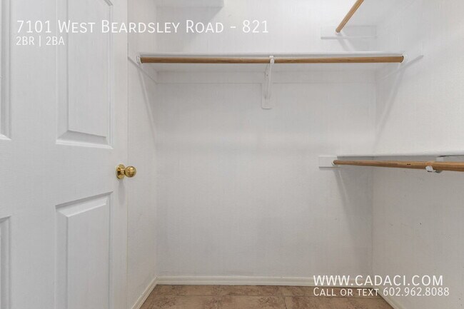 Building Photo - 7101 W Beardsley Rd