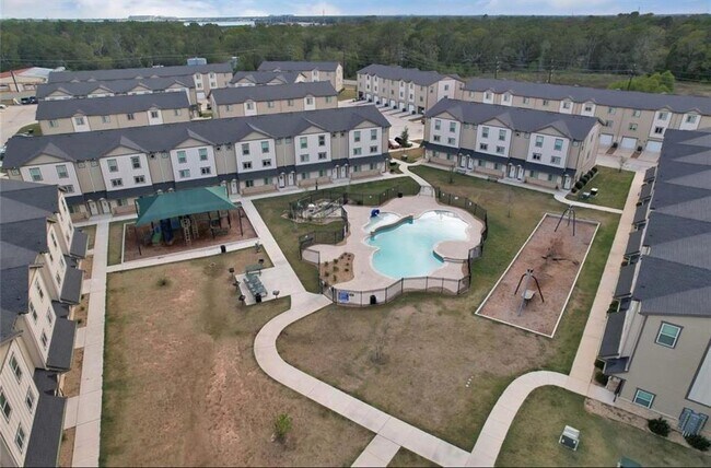 Building Photo - 12603 Telge Rd