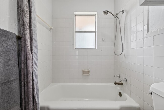 Building Photo - 7600 Burgoyne Rd