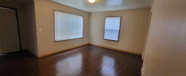 Building Photo - 5738 N 55th Pl