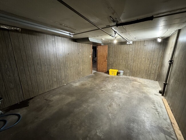 Building Photo - Three Bedroom Home Nestled in the Heart of Mt Tabor