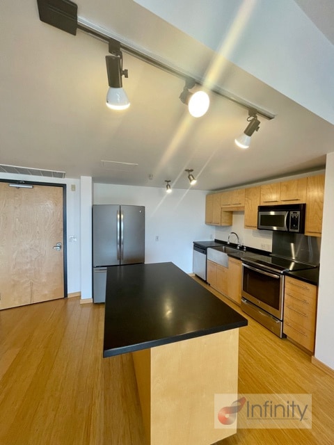 Building Photo - 12600 SW Crescent St