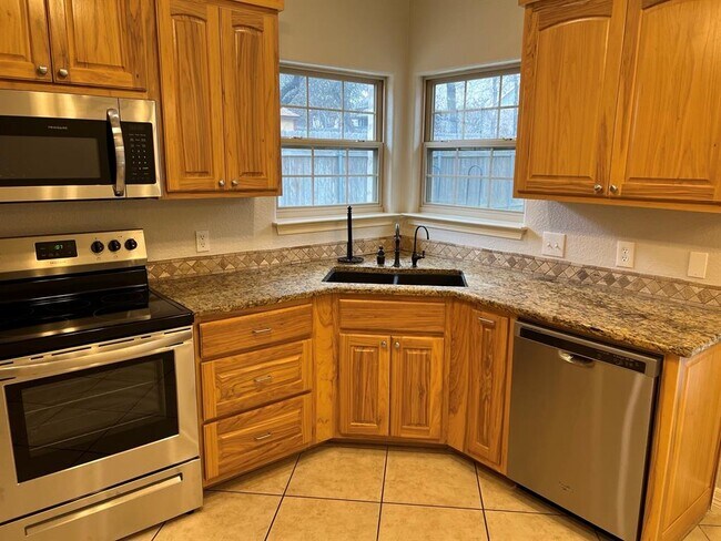 Building Photo - 503 Woodland Park Dr