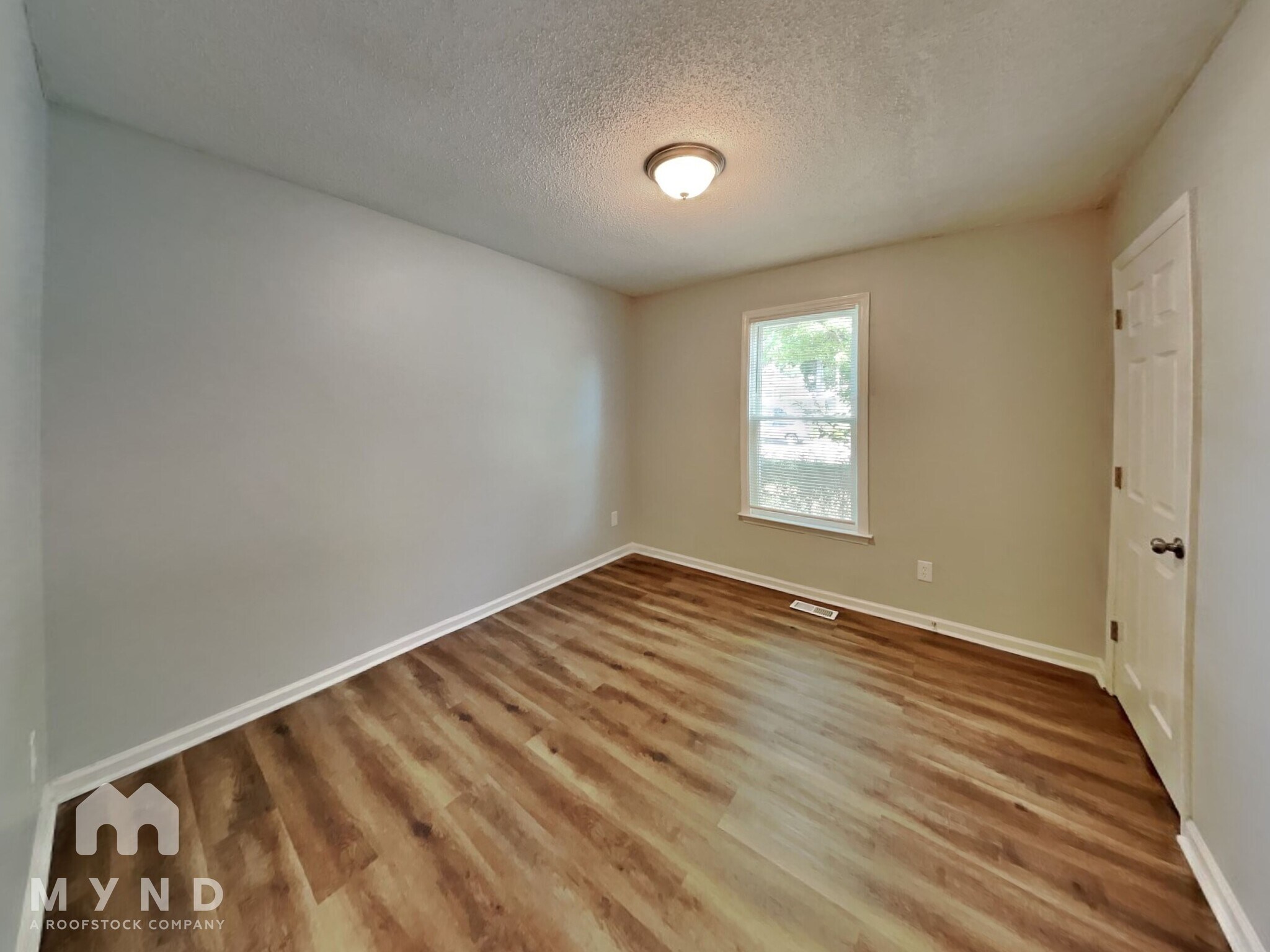 Building Photo - 2209 Maybrook Dr
