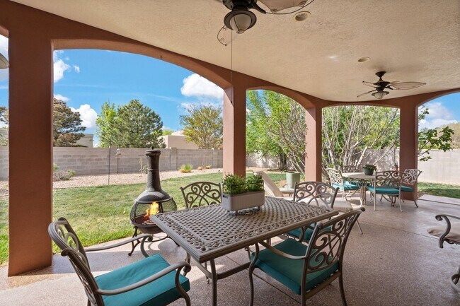 Building Photo - Rio Rancho Gem - Stunning 4-Bedroom Home –...