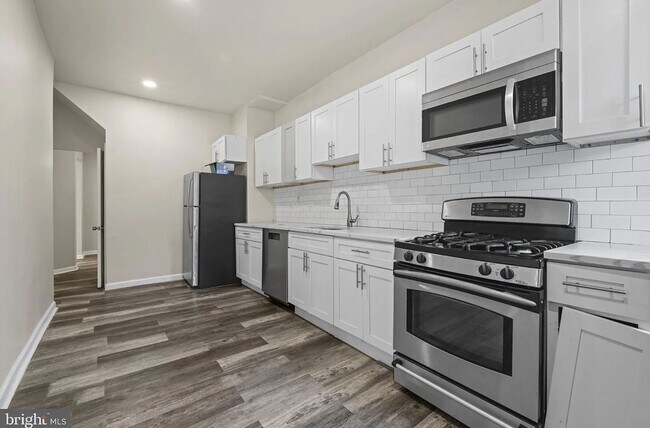 Building Photo - Charming 4 Bedroom Home in West Baltimore