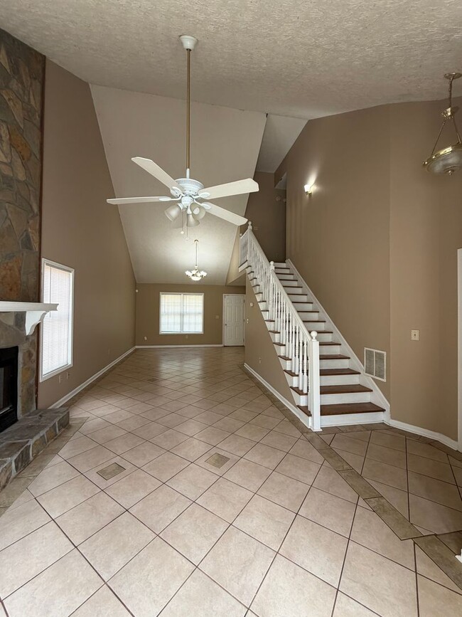 Building Photo - Charming Two-Story Home on a Corner Lot in Jonesboro