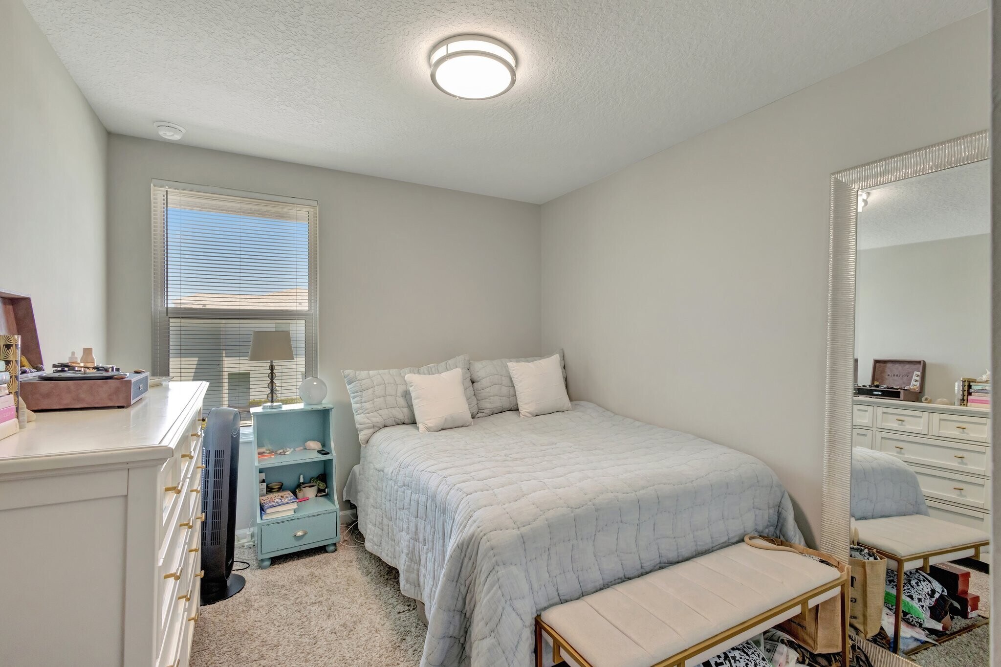 Building Photo - 396 SE Sea Hunt Way