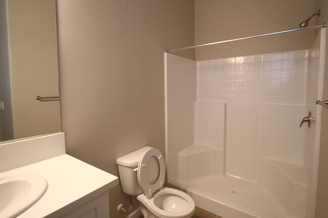 Building Photo - 1319 E Portals Ave