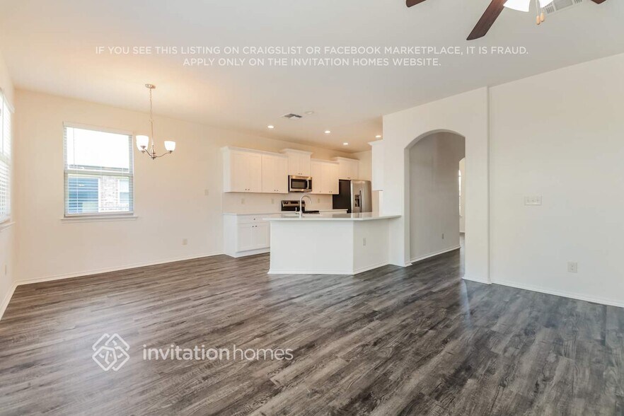 Building Photo - 1408 Red River Dr