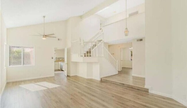 Building Photo - 1141 Vía Antibes