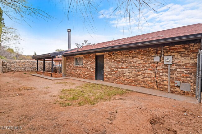 Building Photo - 8201 Big Bend Dr