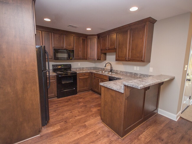 Building Photo - 25260 Everblake Dr