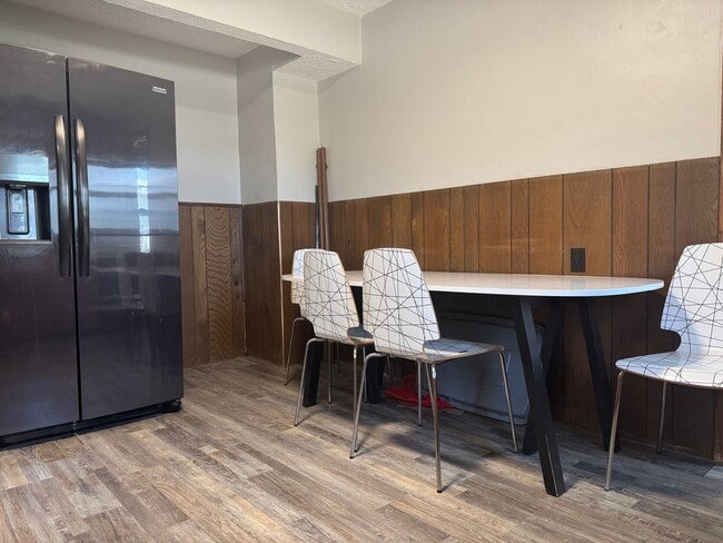 Building Photo - Spacious 4-Bedroom Rental with 2-Car Garage and Optional Shop