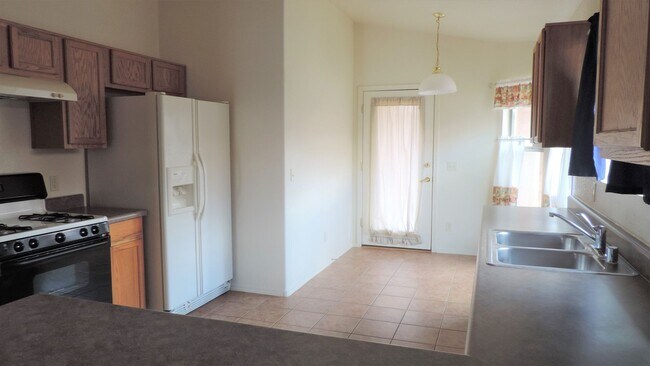 Building Photo - Chaparral Village North 3 bedroom home