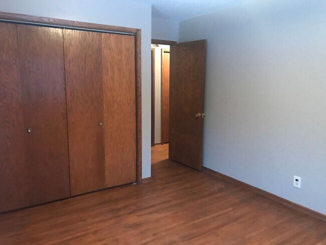 Building Photo - 3 Bedroom, 1.5 Bath - Single Family home in Baxter