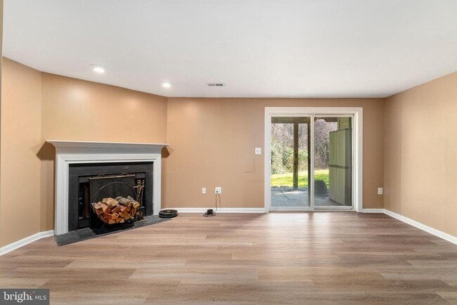 Building Photo - 1205 Farley Ct