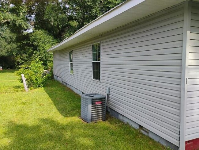 Building Photo - Single Family