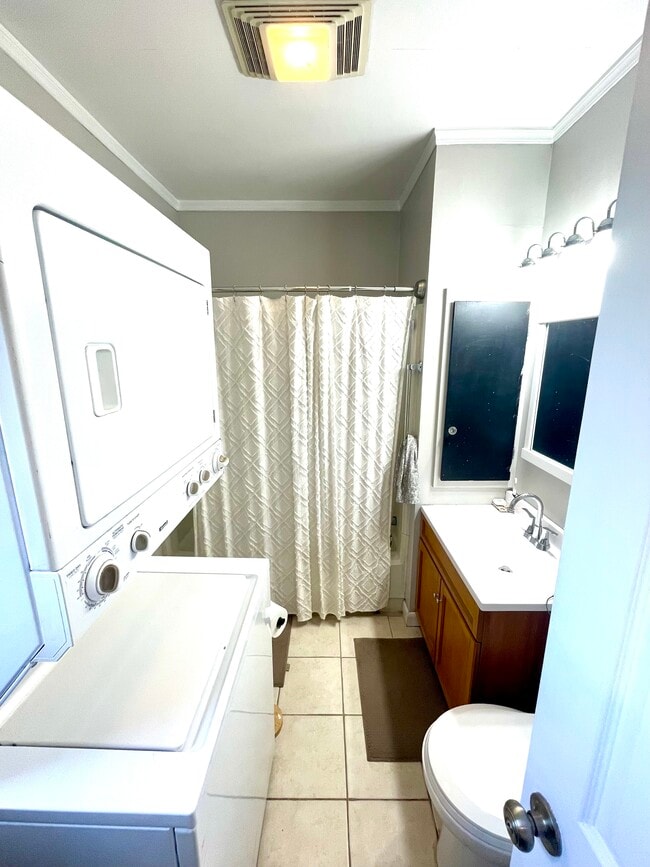 Building Photo - 8 Harris St