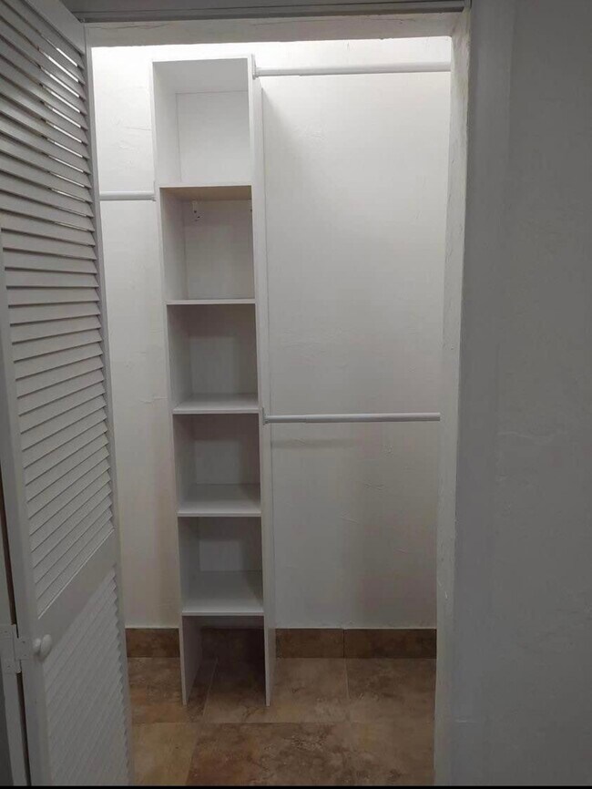 Building Photo - 3137 SW 23rd Ter