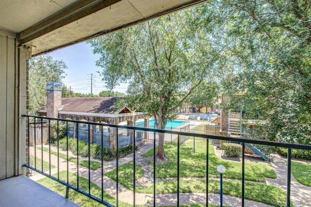 Building Photo - 3900 Woodchase Dr