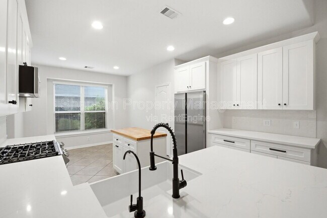 Building Photo - 27118 White Sage Cove Ln