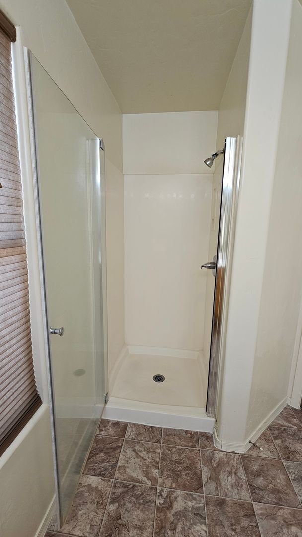 Building Photo - Beautiful 3 Bed 2 Bath Riverhaven - 2 story home!