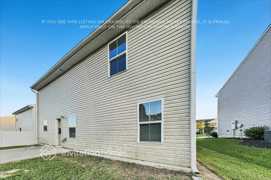 Building Photo - 1016 Bent Willow Dr