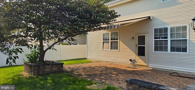 Building Photo - 35 Oakmont Terrace