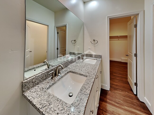 Building Photo - 245 E Sicily Dr