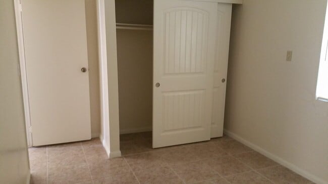 Building Photo - Brawley apartment for rent!