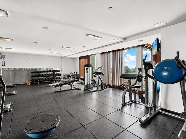 Building Photo - 335 S Biscayne Blvd