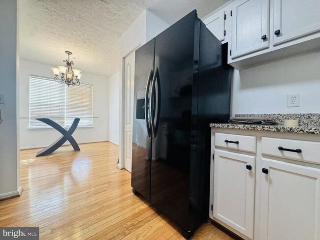 Building Photo - 16318 Brooktrail Ct