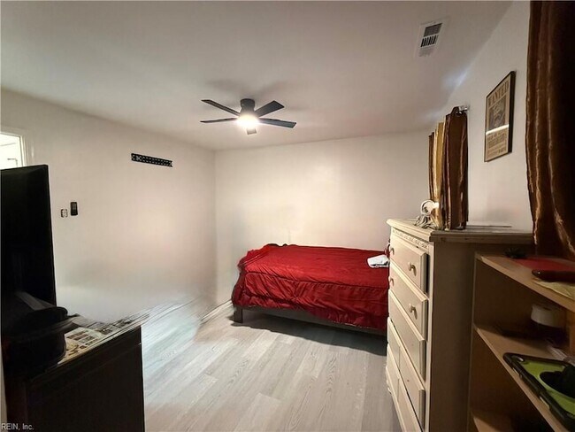 Building Photo - 2012 Springside Ct