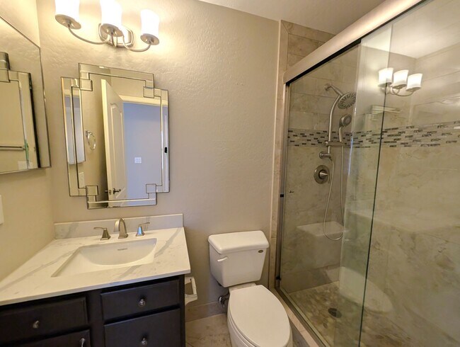 Building Photo - 4 Bedroom Home in the Kerby Estates Commun...