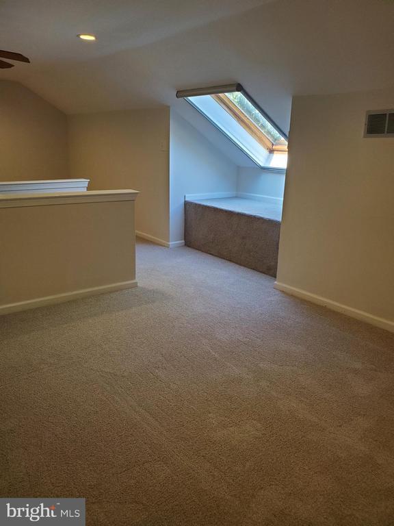 Building Photo - 261 Tulip Tree Ct