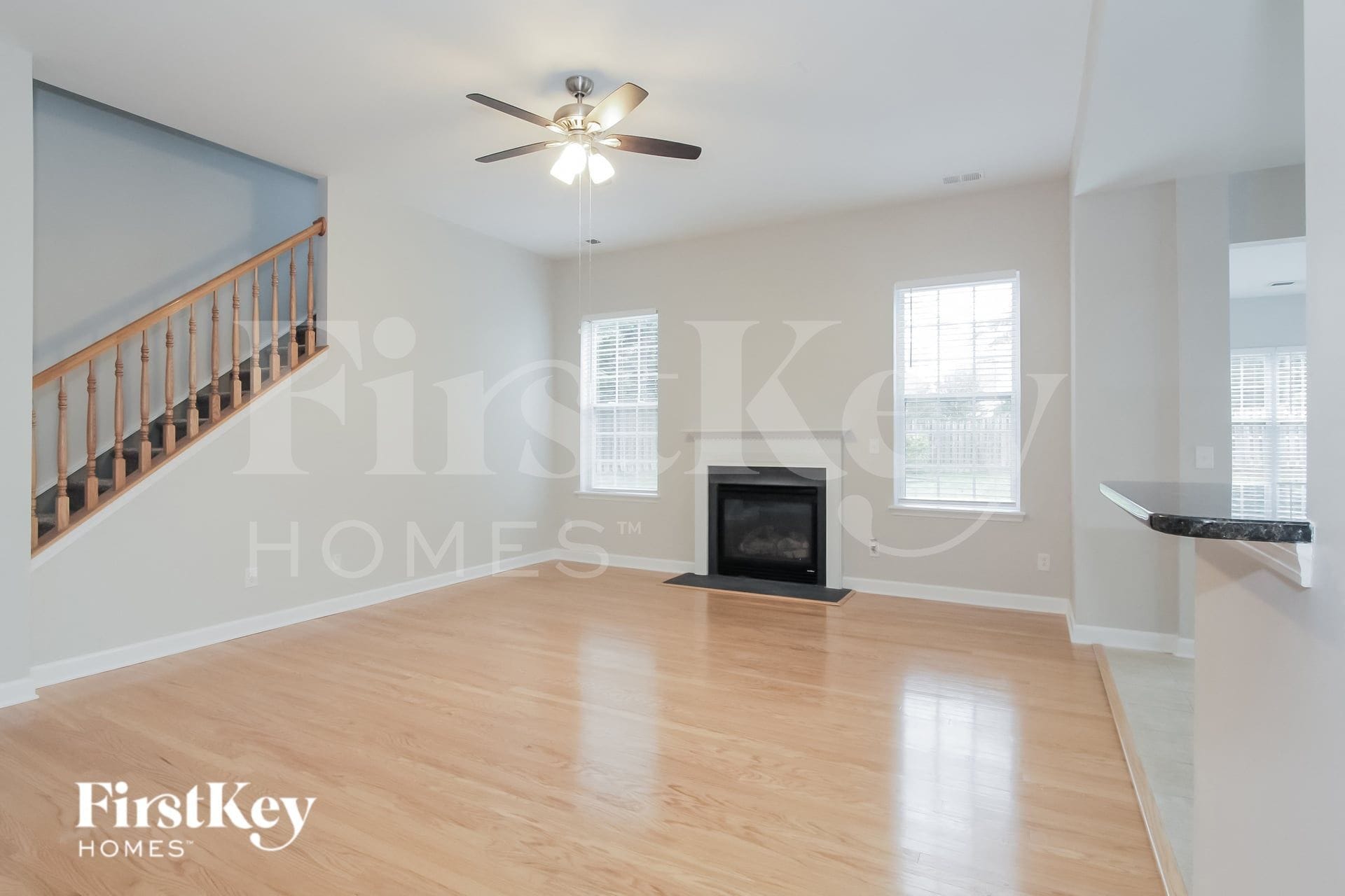 Building Photo - 240 Golden Valley Dr