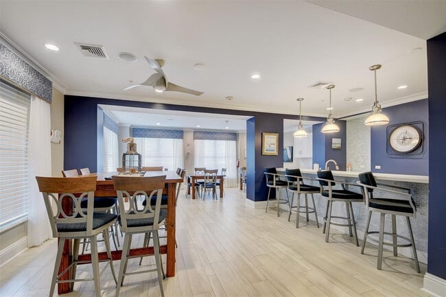 Building Photo - 700 E Boynton Beach Blvd